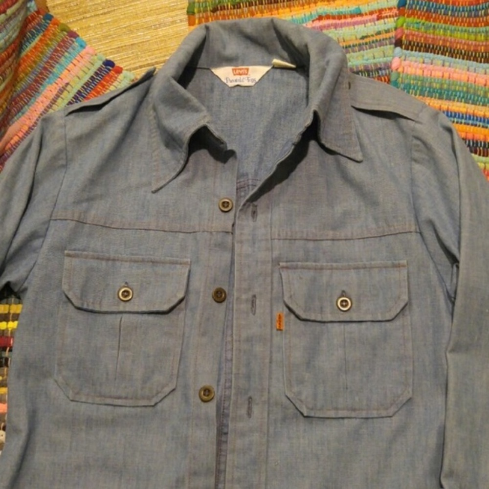 Vintage Levi’s shirt/chambray feel jacket medium